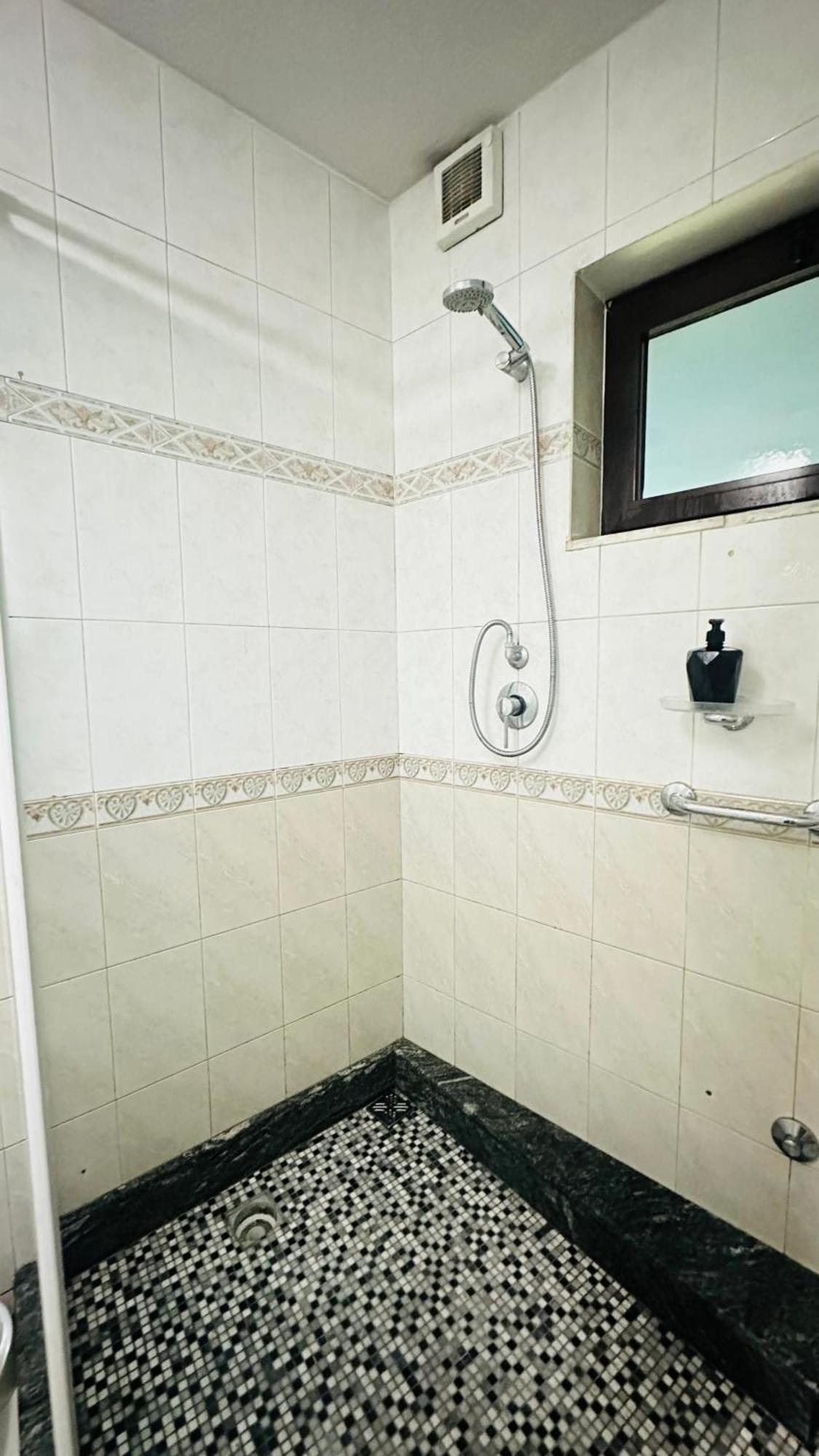 Duplex Apartment-balcony-city Center -7 Guests Appartamento Tirana