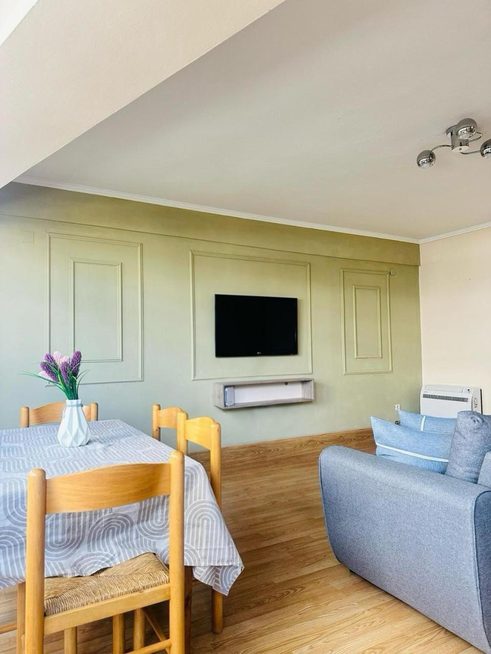 Duplex Apartment-balcony-city Center -7 Guests Appartamento Tirana